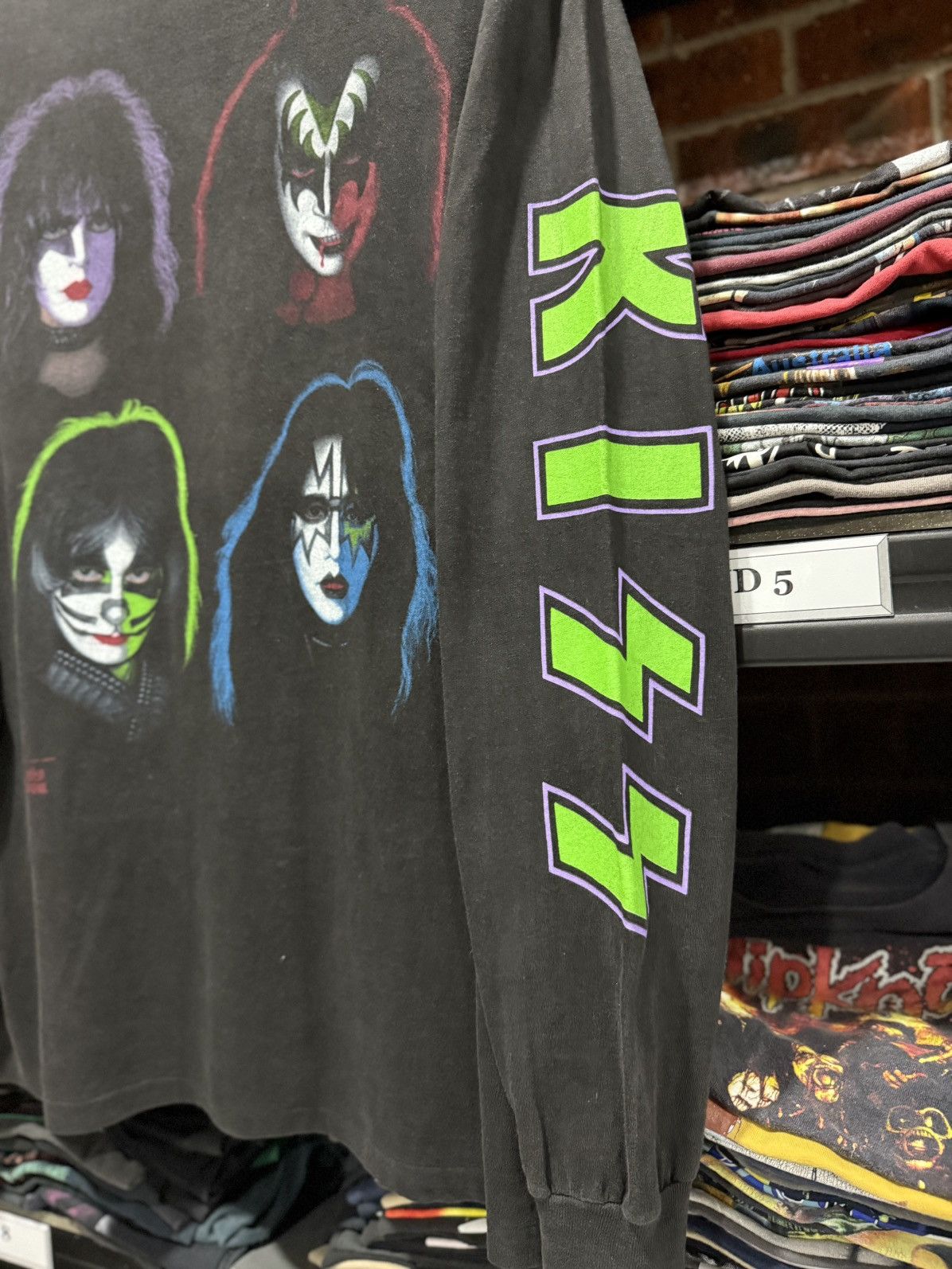 Band Tees Vintage 90s Kiss American Rock Band Longsleeve Faded Tee Size US L / EU 52-54 / 3 - 3 Thumbnail