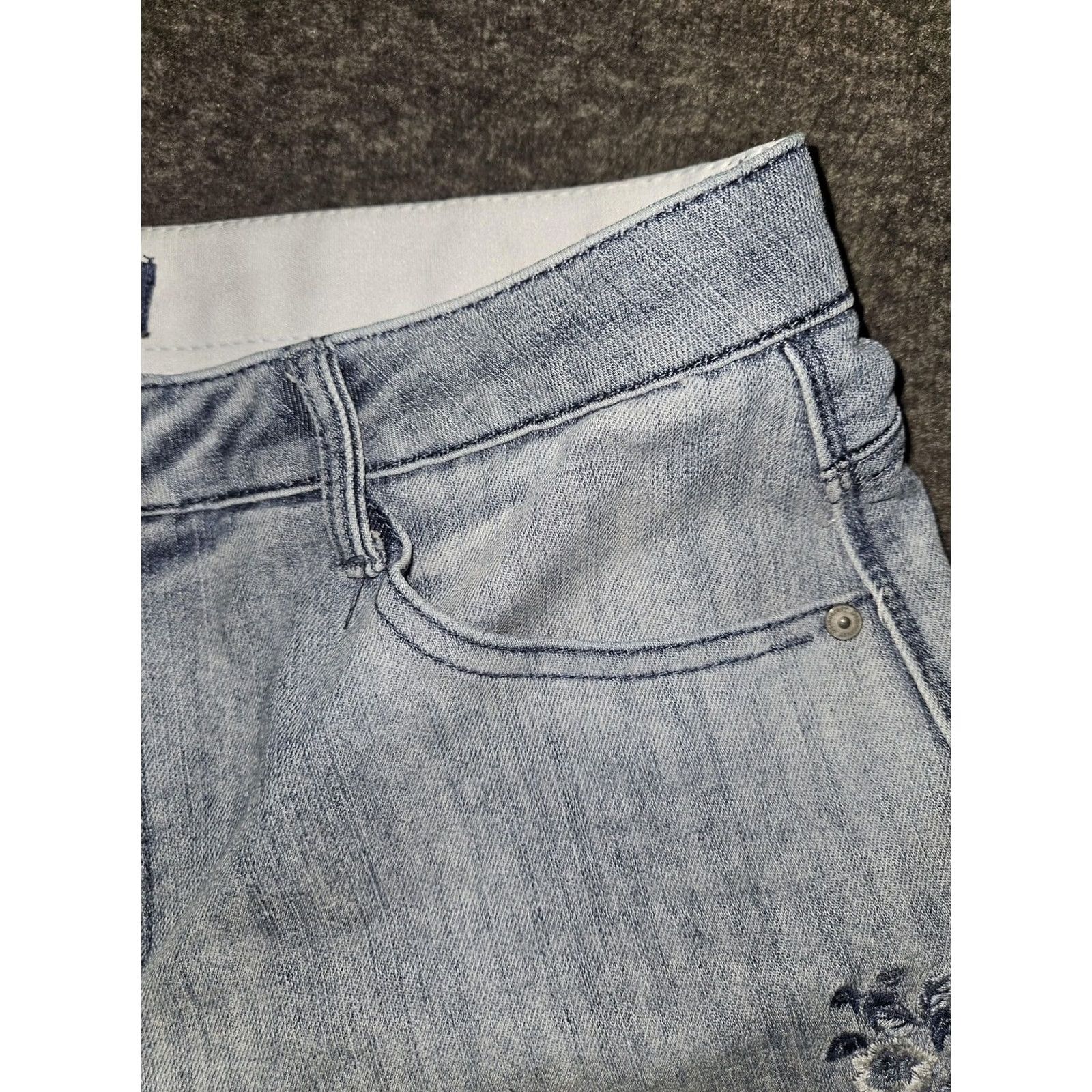 Vintage Democracy Womens 12 Light Wash Ab Solution Skinny Jeans Floral Embroidered Denim City Hipster Preppy Size 34" / US 12 / IT 48 - 7 Thumbnail