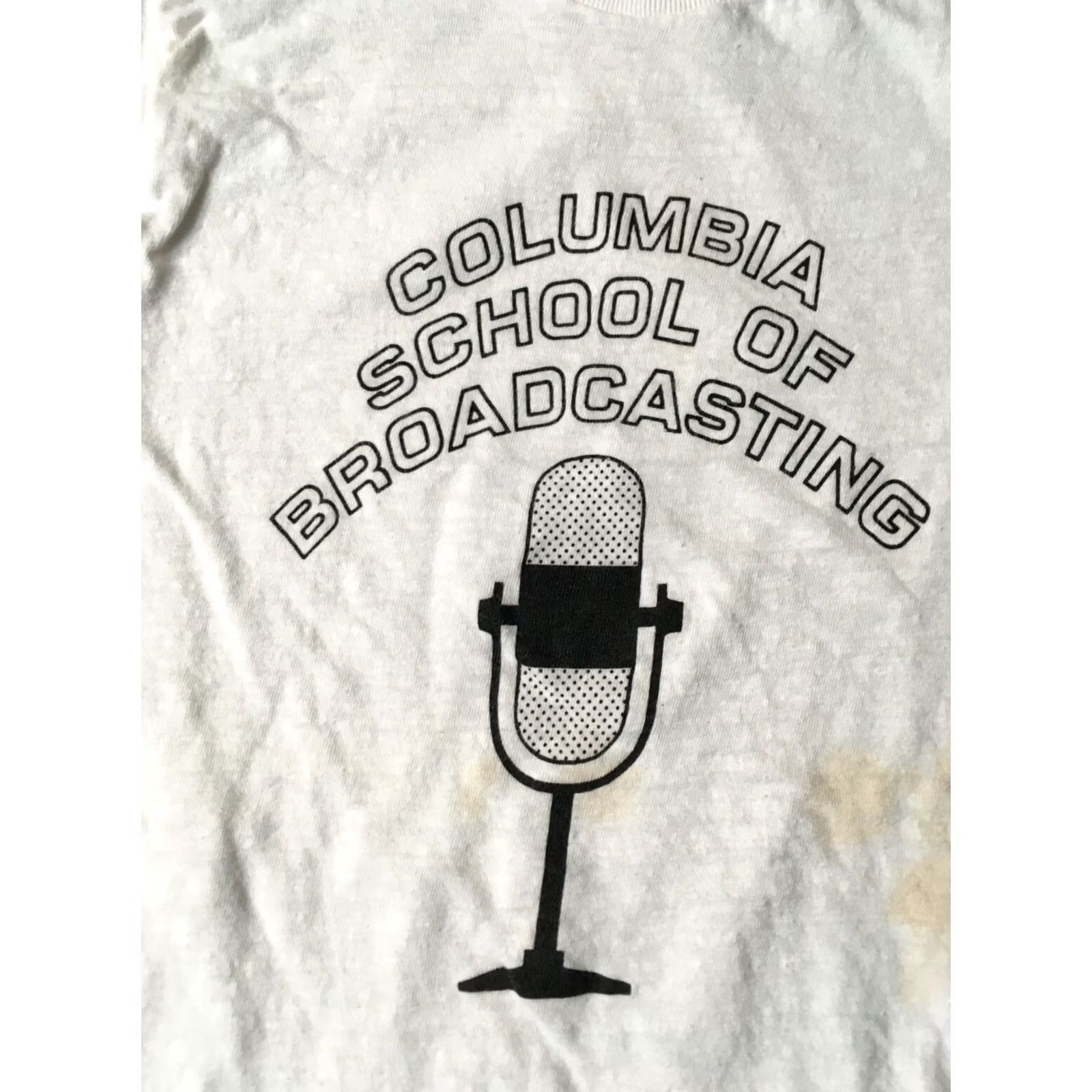 Vintage VINTAGE COLUMBIA SCHOOL OF BROADCASTING 1992 T-Shirt Small Single Stitch White health knit Mens Size US S / EU 44-46 / 1 - 4 Thumbnail