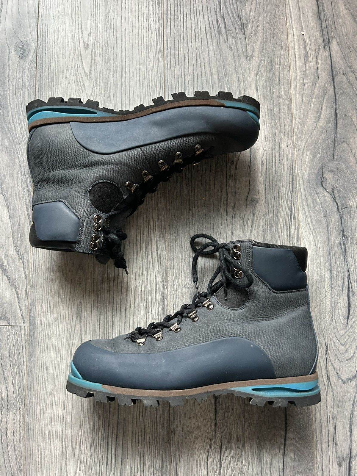 Louis Vuitton Louis Vuitton Terrain Hiking Boots Size US 10 / EU 43 - 1 Thumbnail