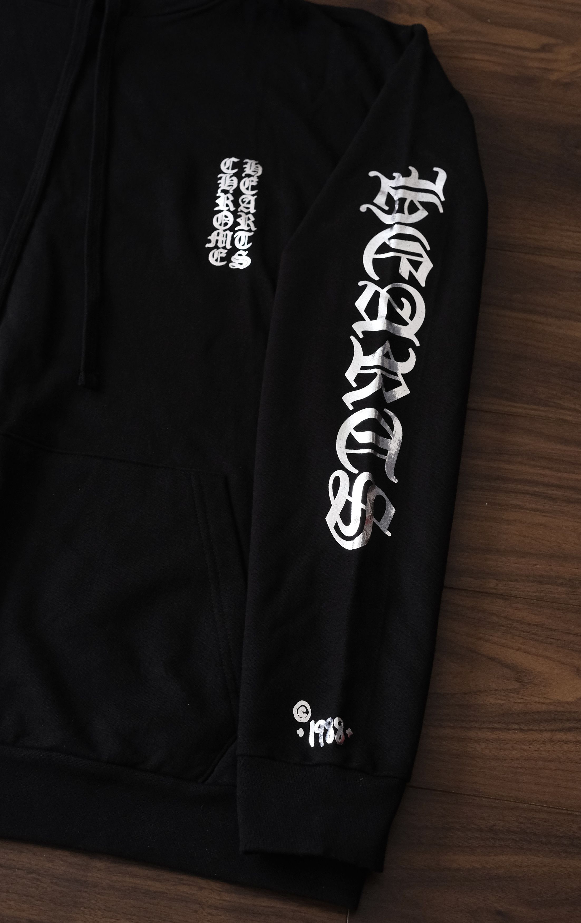 Chrome Hearts Chrome Hearts Exclusive Metallic Vertical Logo Hoodie Size US L / EU 52-54 / 3 - 3 Thumbnail