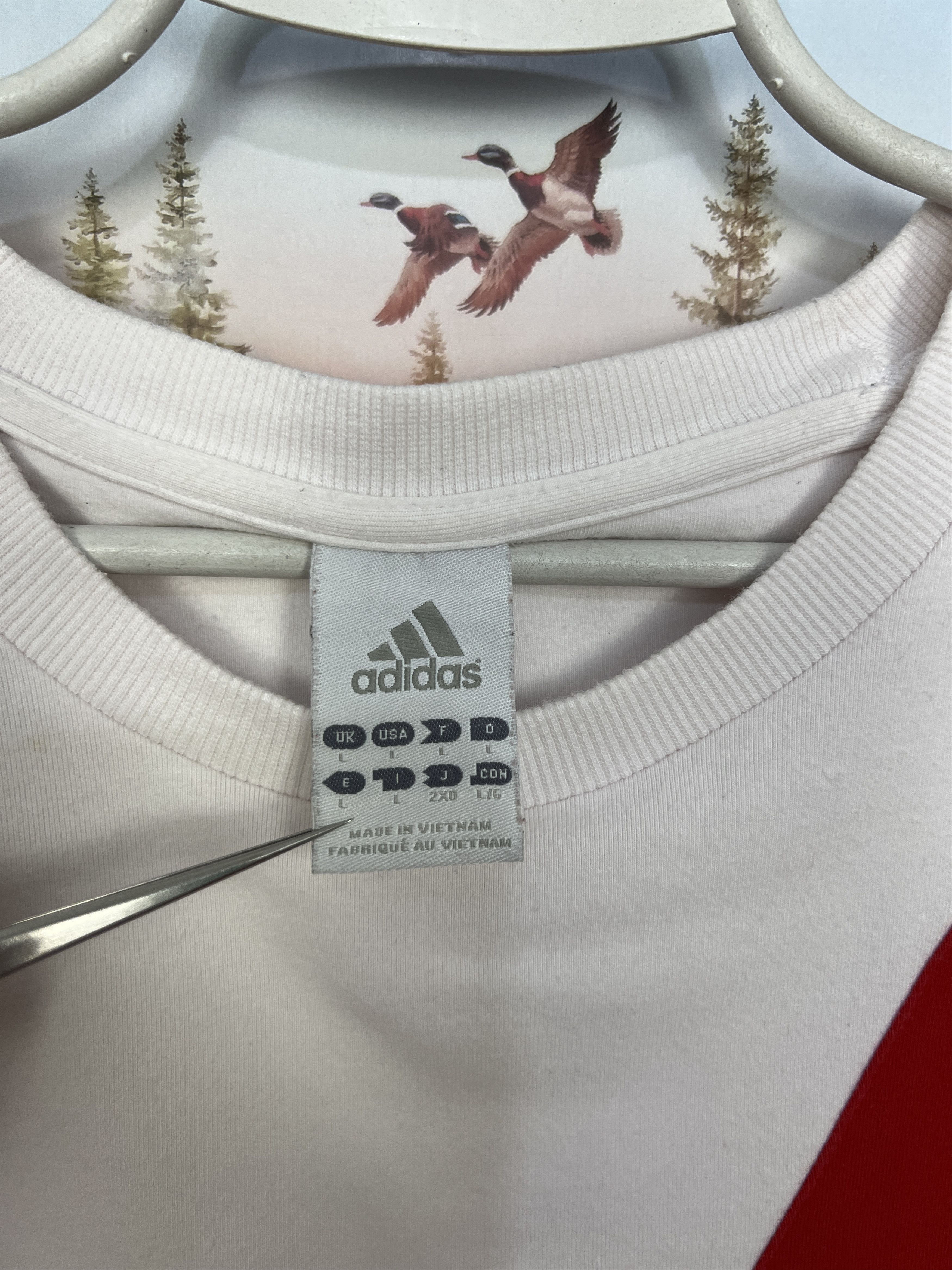 Adidas Vintage Adidas Liverpool Football Train Shirt Soccer Jersey Size US L / EU 52-54 / 3 - 6 Thumbnail