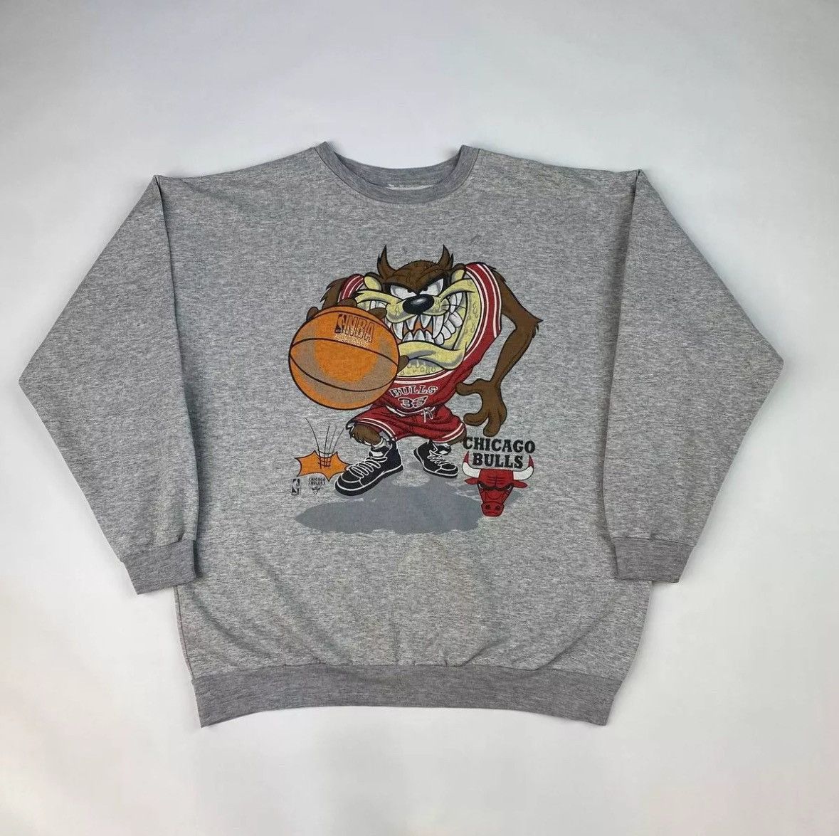 NBA × Warner Bros Vintage Sweatshirt Chicago Bulls Looney Tunes Gray Taz Size US L / EU 52-54 / 3 - 5 Thumbnail