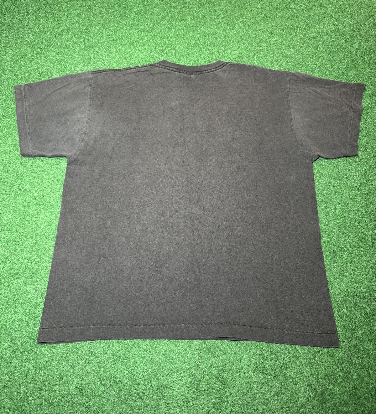 Calvin Klein Calvin Klein Vintage Designer 90s Faded 22x27 L T Shirt Size US L / EU 52-54 / 3 - 5 Thumbnail