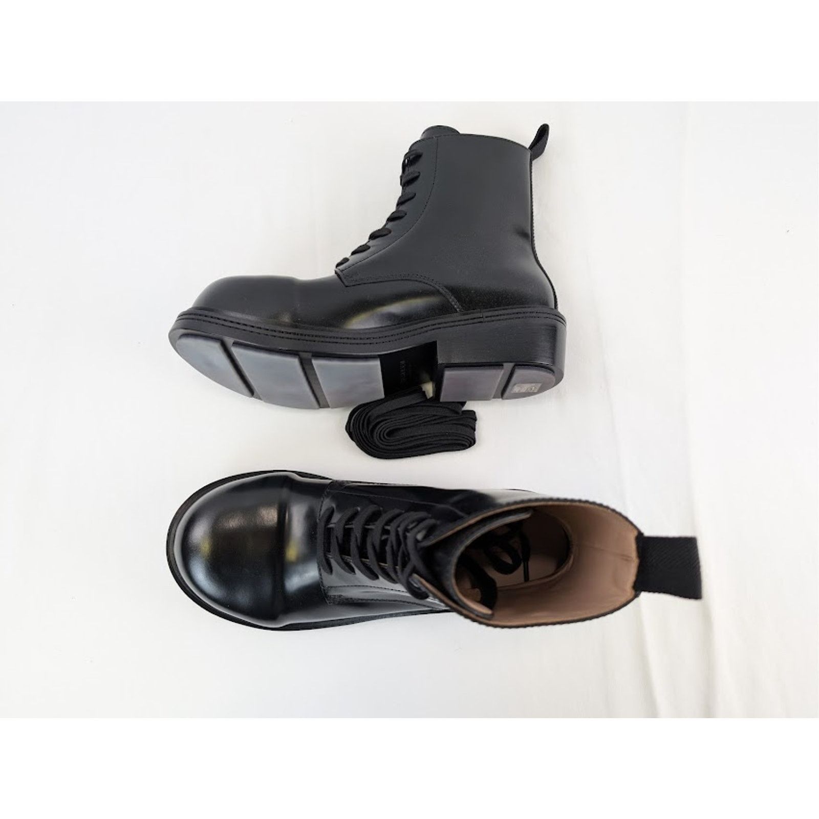 Bottega Veneta o1rshd1 Fireman Ankle Boots in Brushed Vinyl Black Size US 10 / EU 43 - 1 Thumbnail
