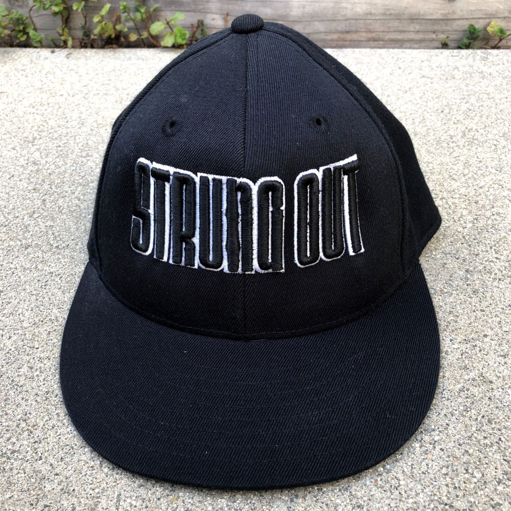 Vintage FLEX FIT 210 Fitted Hat STRUNG OUT Men's 7 1/4 - 7 5/8 Black Wool Blend Cap Baseball Adjustable Wool Blend Mens Black 90s Style Size ONE SIZE - 2 Thumbnail