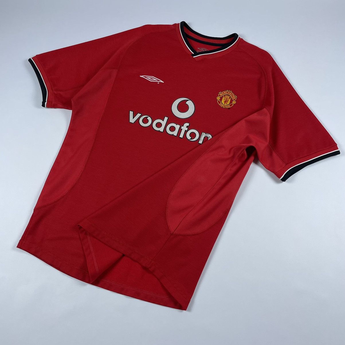 Umbro × Vintage Vintage Umbro Manchester United 2000/2002 Home Soccer Jersey Size US XL / EU 56 / 4 - 6 Thumbnail