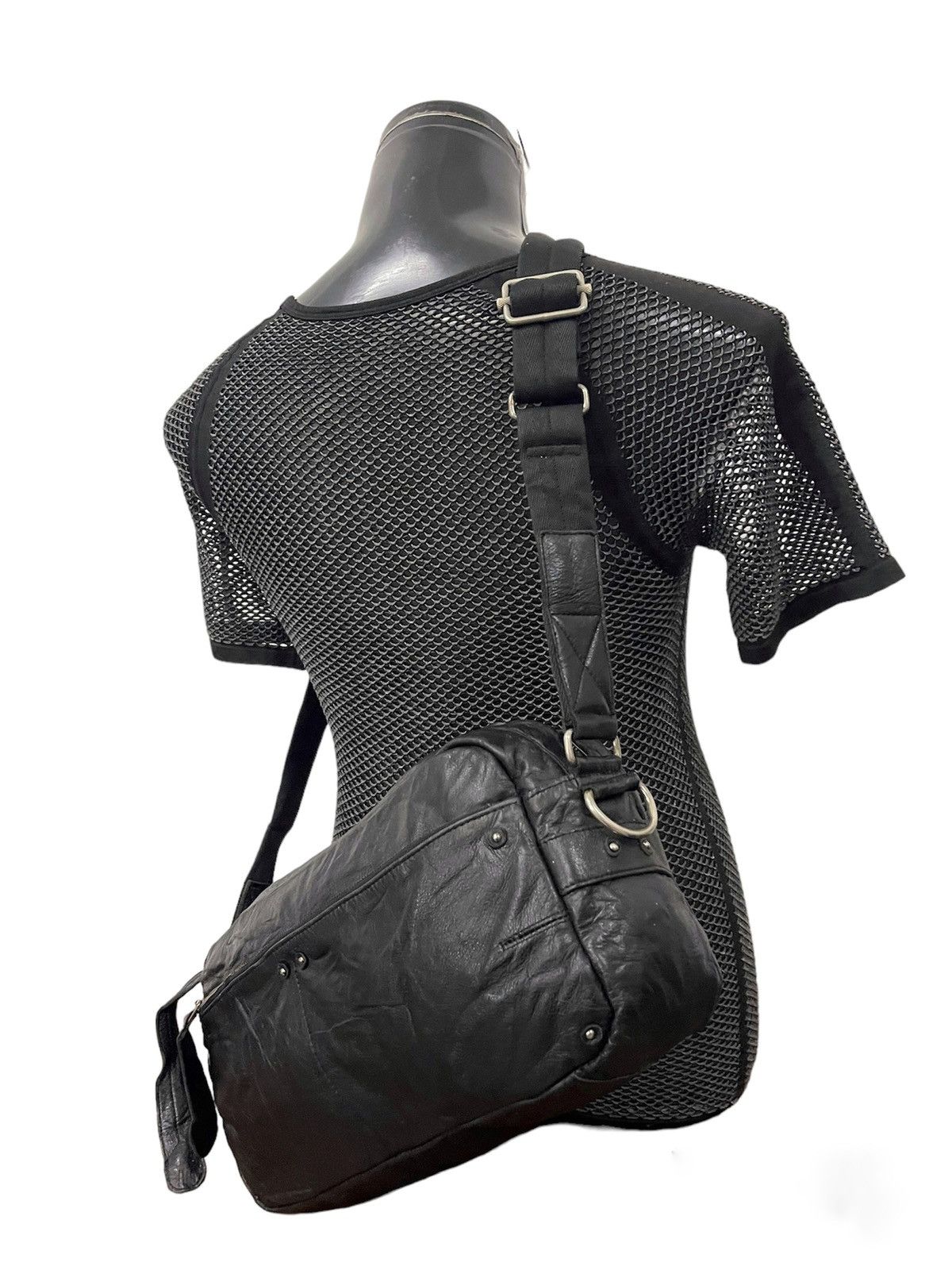 Unisexbark Tannage Japan Leather Bondage Crossbody Bag in Black, Men's