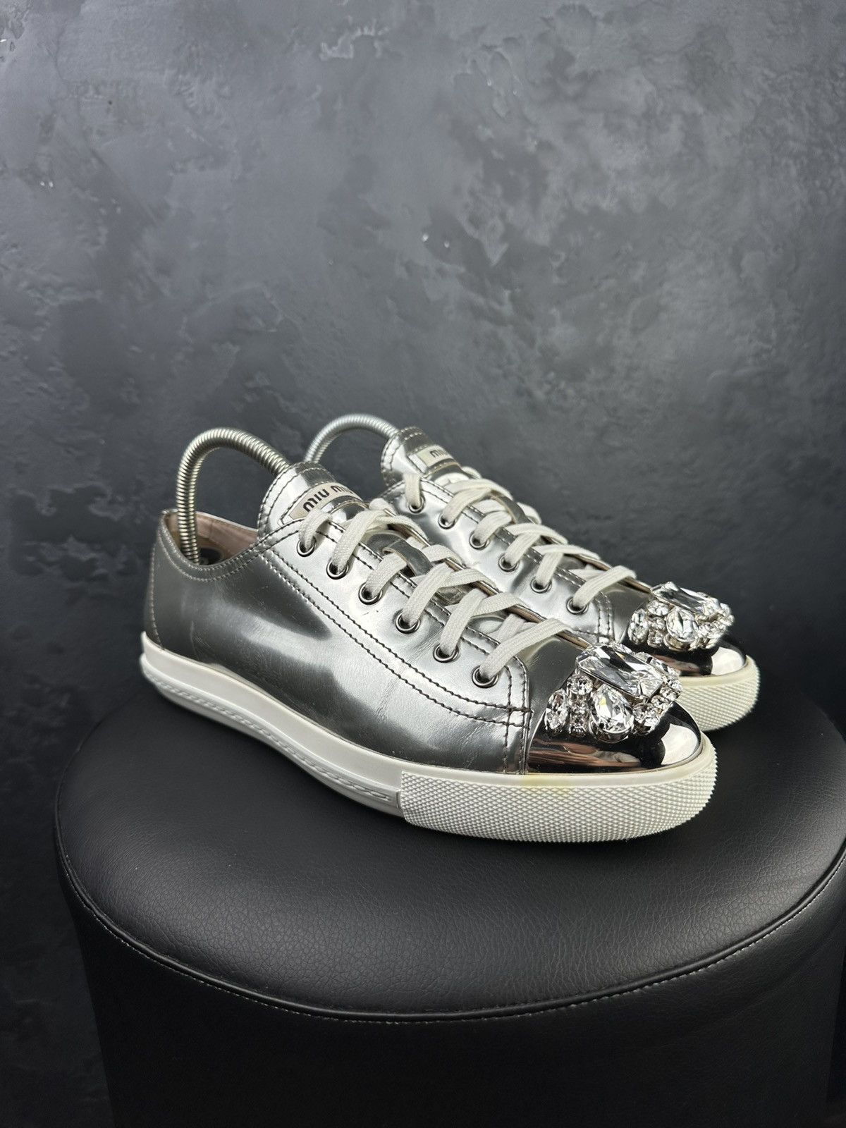 Miu Miu Miu Miu Silver Patent Leather Crystal Low-Top Sneakers Size US 10 / IT 40 - 6 Thumbnail