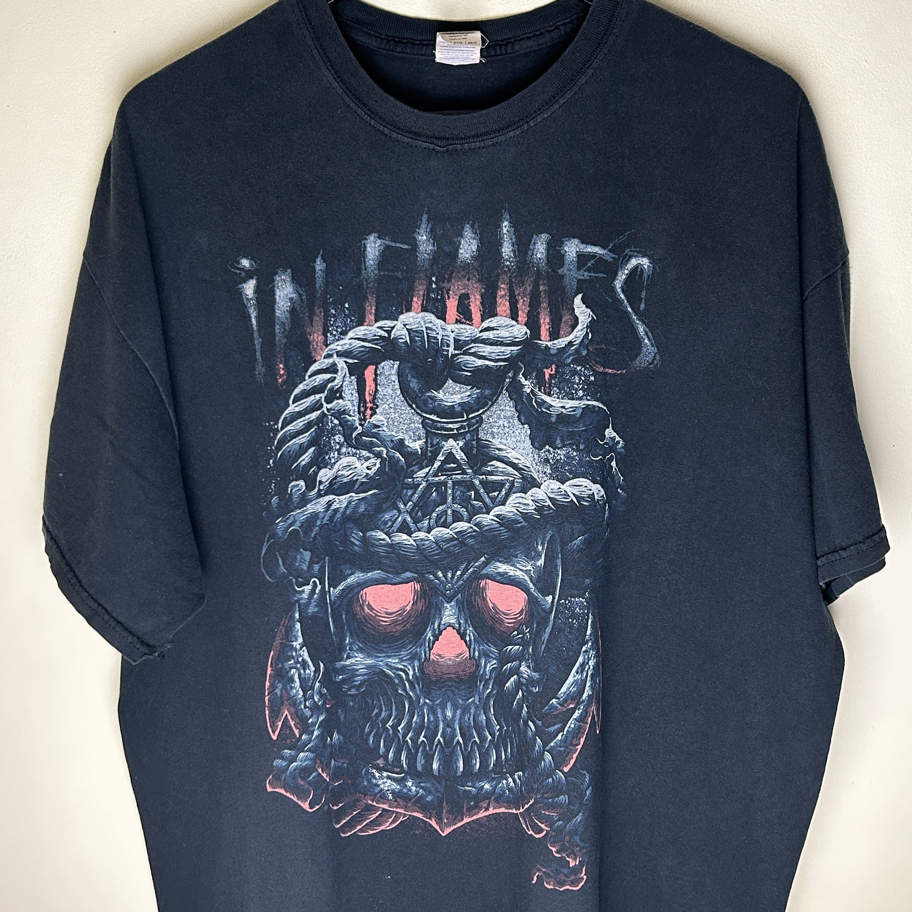 Band Tees Vintage In Flames Distressed Band T-shirt Size US XXL / EU 58 / 5 - 2 Thumbnail