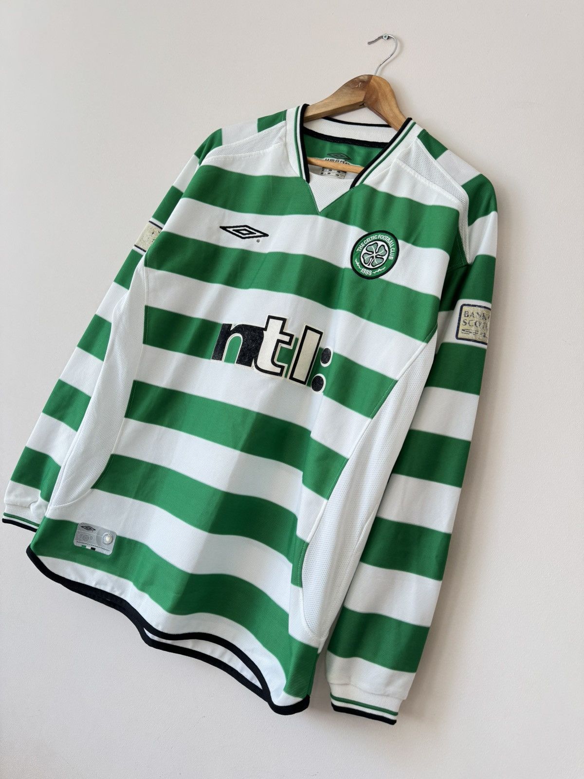 Umbro Maloney #29 Celtic 2001-2003 Home Signed Longsleeve Jersey Size US L / EU 52-54 / 3 - 5 Thumbnail