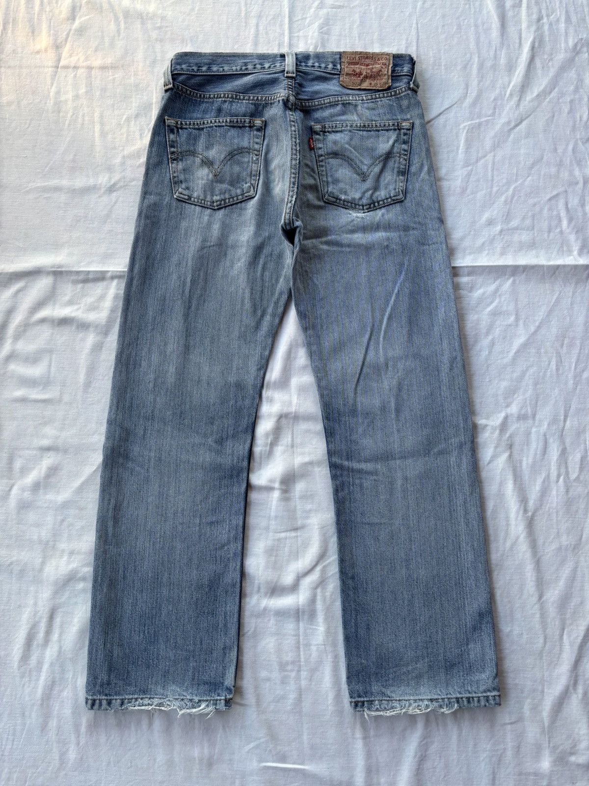 Levi's LEVIS 501 STRAIGHT LEG BUTTON DISTRESSED DENIM JEANS Size US 29 - 8 Thumbnail