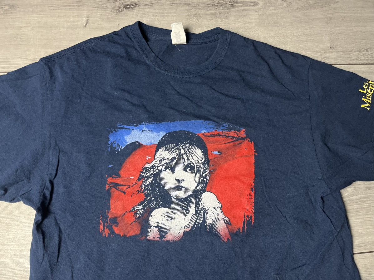 Band Tees Vintage Les Miserables Promo Broadwey Show Graphic T Shirt Size US XL / EU 56 / 4 - 3 Thumbnail