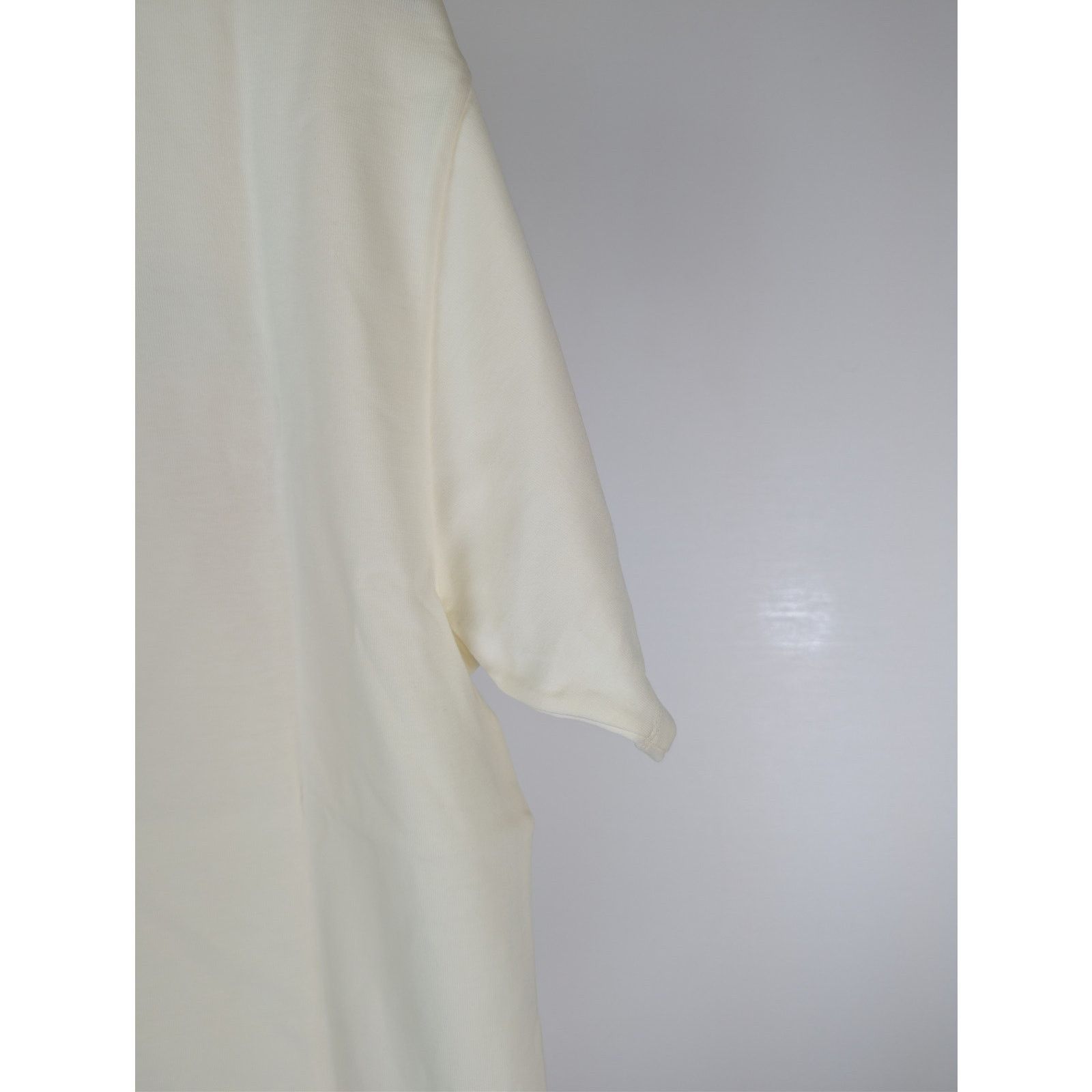 Gucci o1rshd1 Gucci Logo Tee T-Shirt in White/Cream Size US L / EU 52-54 / 3 - 12 Thumbnail