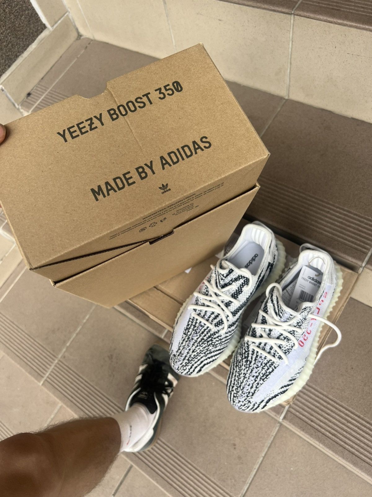 Kanye West Yeezy Sply 350 V2 Zebra 2023 Size US 9 / EU 42 - 10 Thumbnail