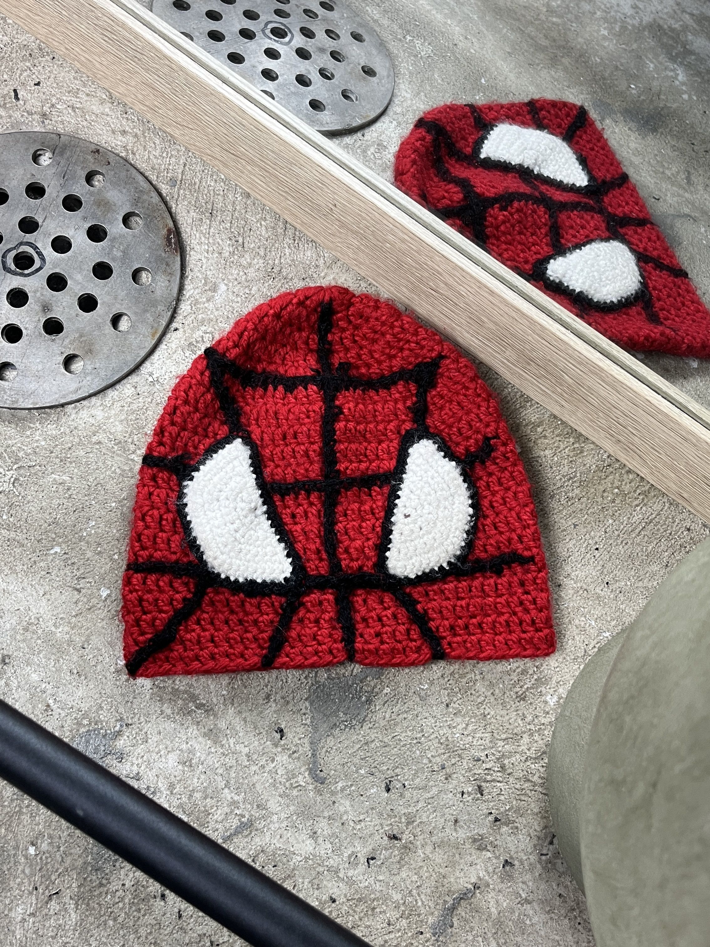 Vintage HANDMADE CROCHET SPIDER BEANIE - № 4500 Size ONE SIZE - 1 Thumbnail