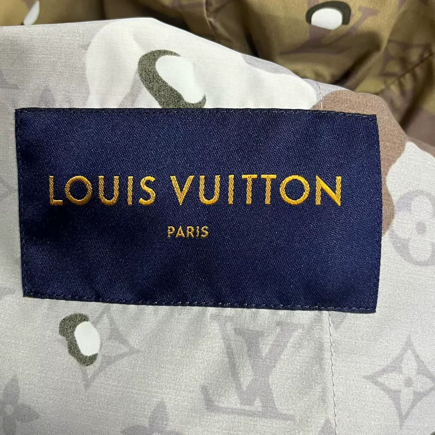 Louis Vuitton Louis Vuitton Beige All-Over Print Hooded Jacket Size US S / EU 44-46 / 1 - 2 Thumbnail