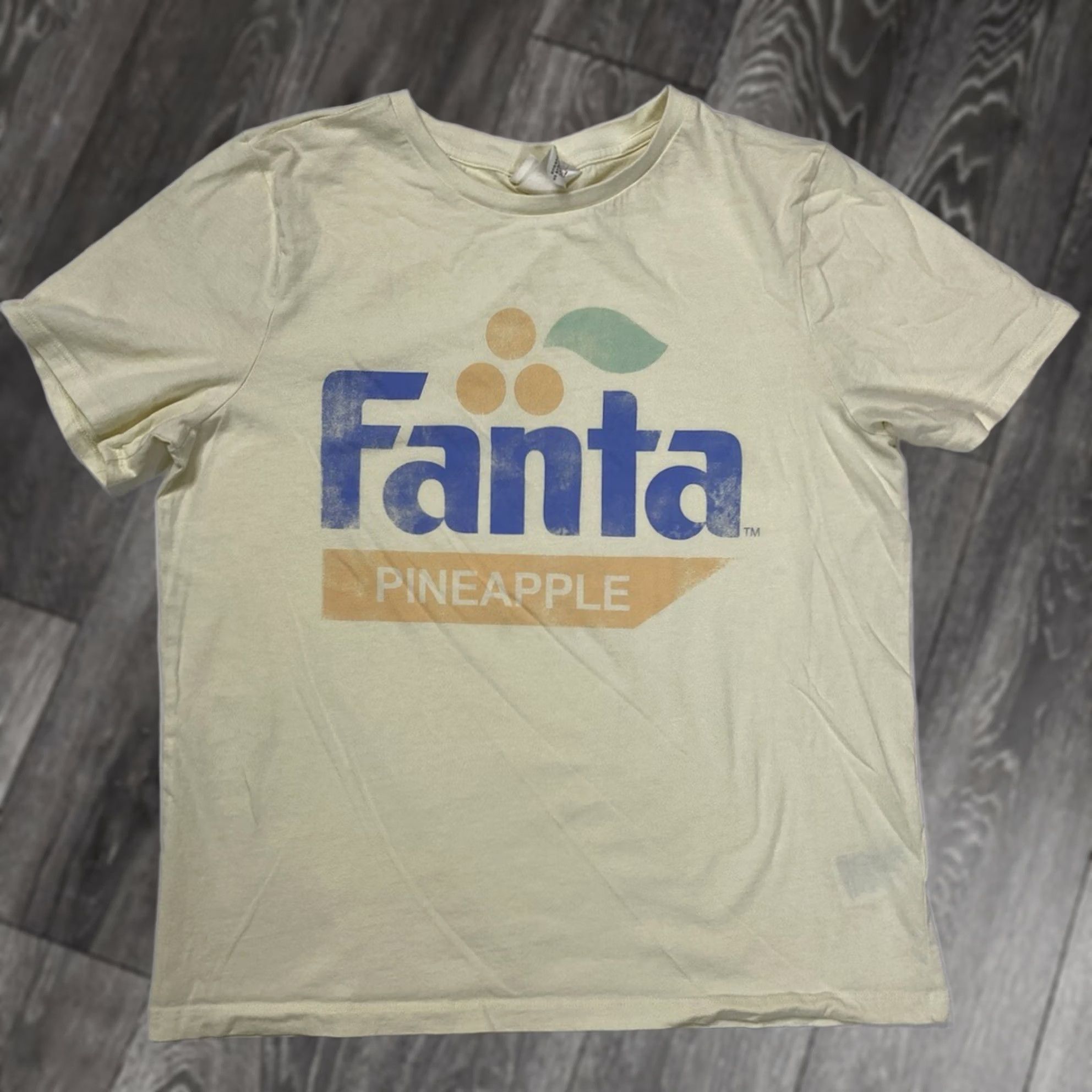 H&M H&M Fanta Pineapple Soda Graphic T-shirt Women Medium Yellow Short Sleeve Size M / US 6-8 / IT 42-44 - 1 Thumbnail