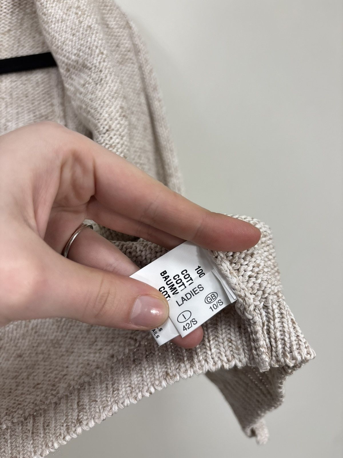 Fabiana Filippi Fabiana Filippi Women’s Beige Cotton Short Cardigan Sweater Size S / US 4 / IT 40 - 9 Thumbnail
