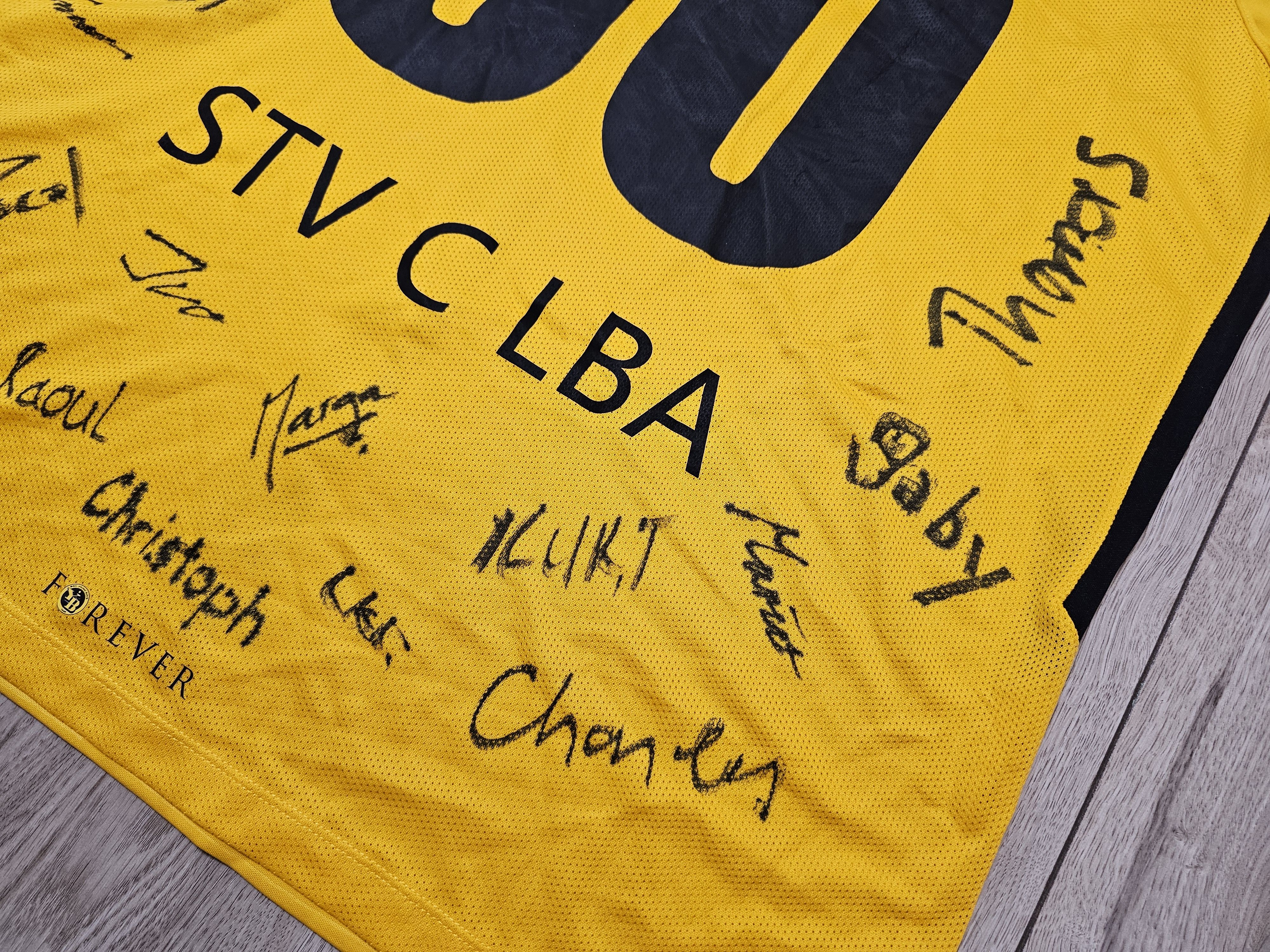 Nike YOUNG BOYS 2018 2019 HOME FOOTBALL SHIRT SOCCER JERSEY Size US XXL / EU 58 / 5 - 7 Thumbnail