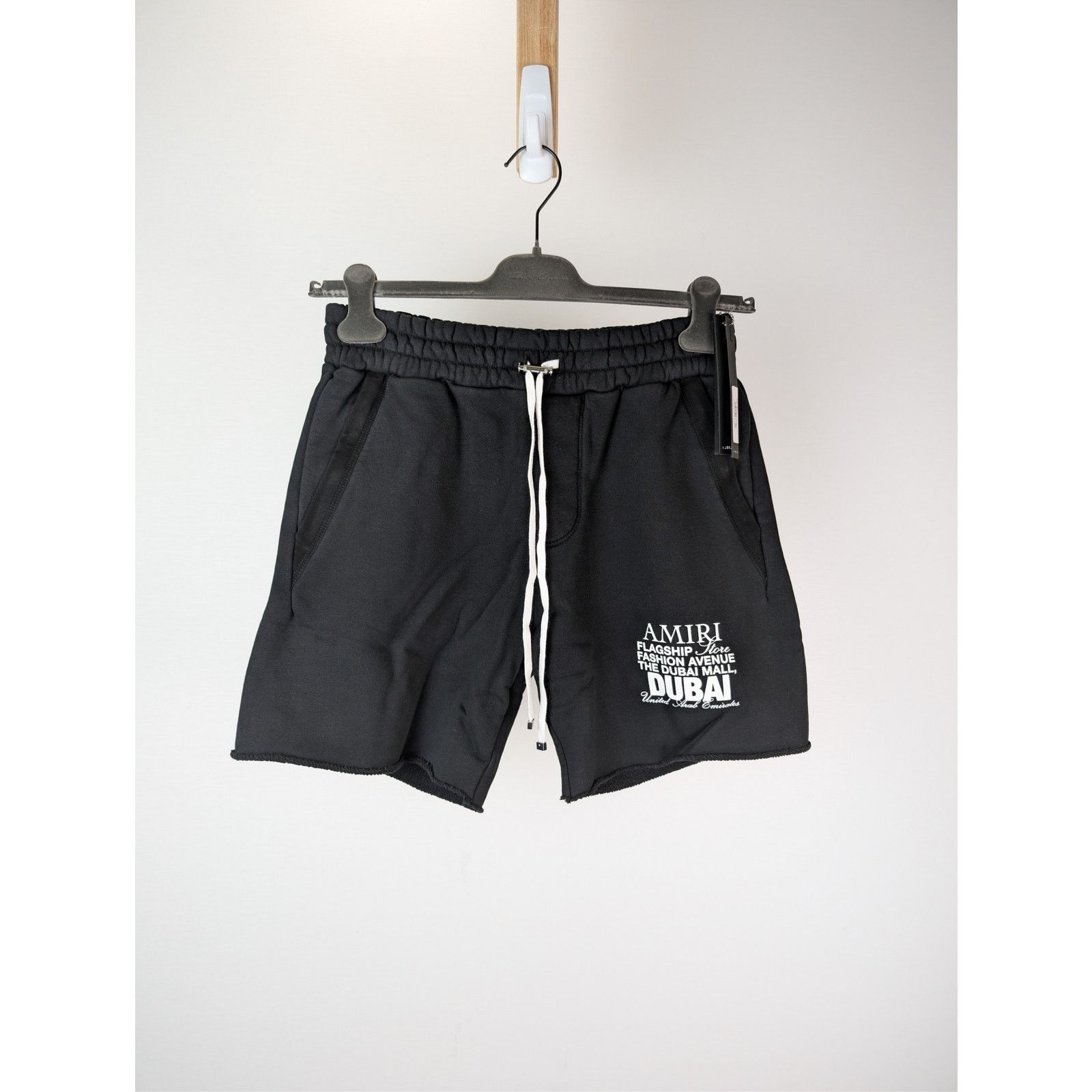 Amiri o1rshd1 Dubai Exclusive Sweatshort in Black Size US 30 / EU 46 - 1 Thumbnail
