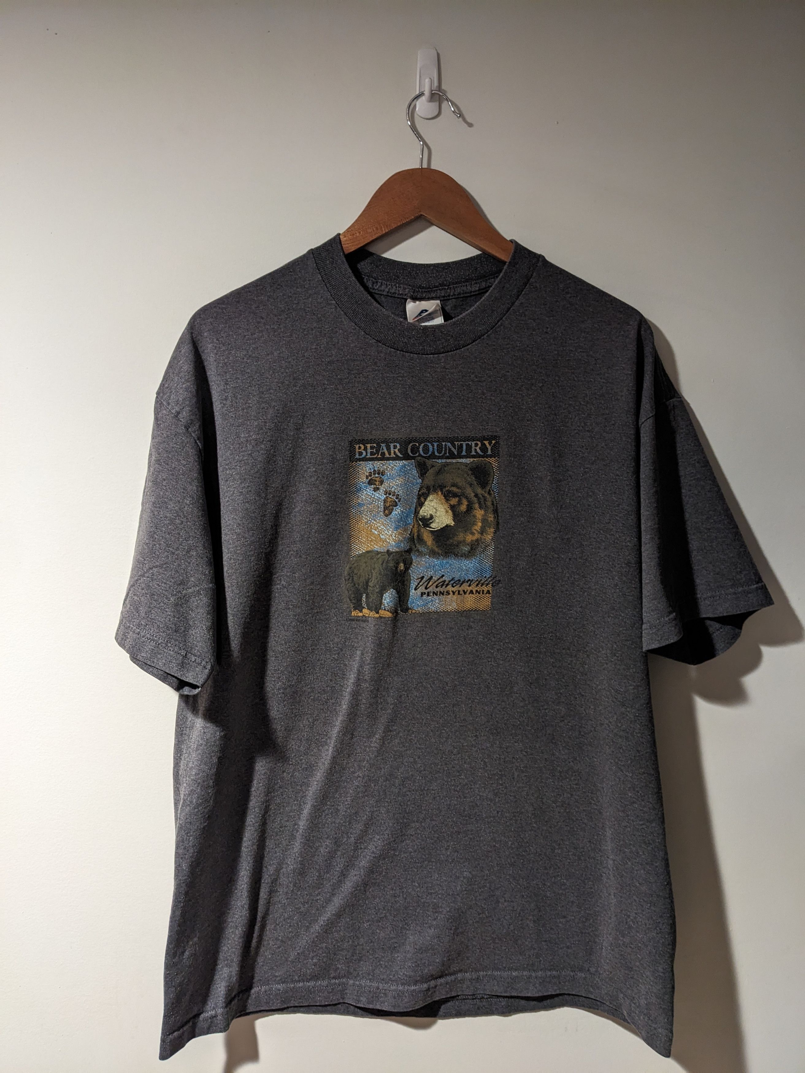 The Mountain × Vintage Vintage 90s Bear Country Waterville Pennsylvania T-Shirt Size US XL / EU 56 / 4 - 1 Thumbnail