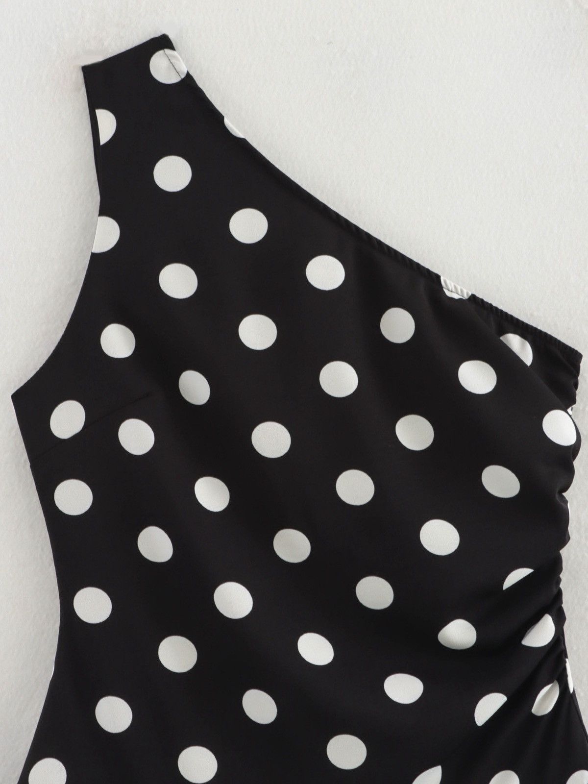 Other NWT One-Shoulder Polka Dot Ruffled Mini Dress Size S/M/L Size M / US 6-8 / IT 42-44 - 5 Thumbnail
