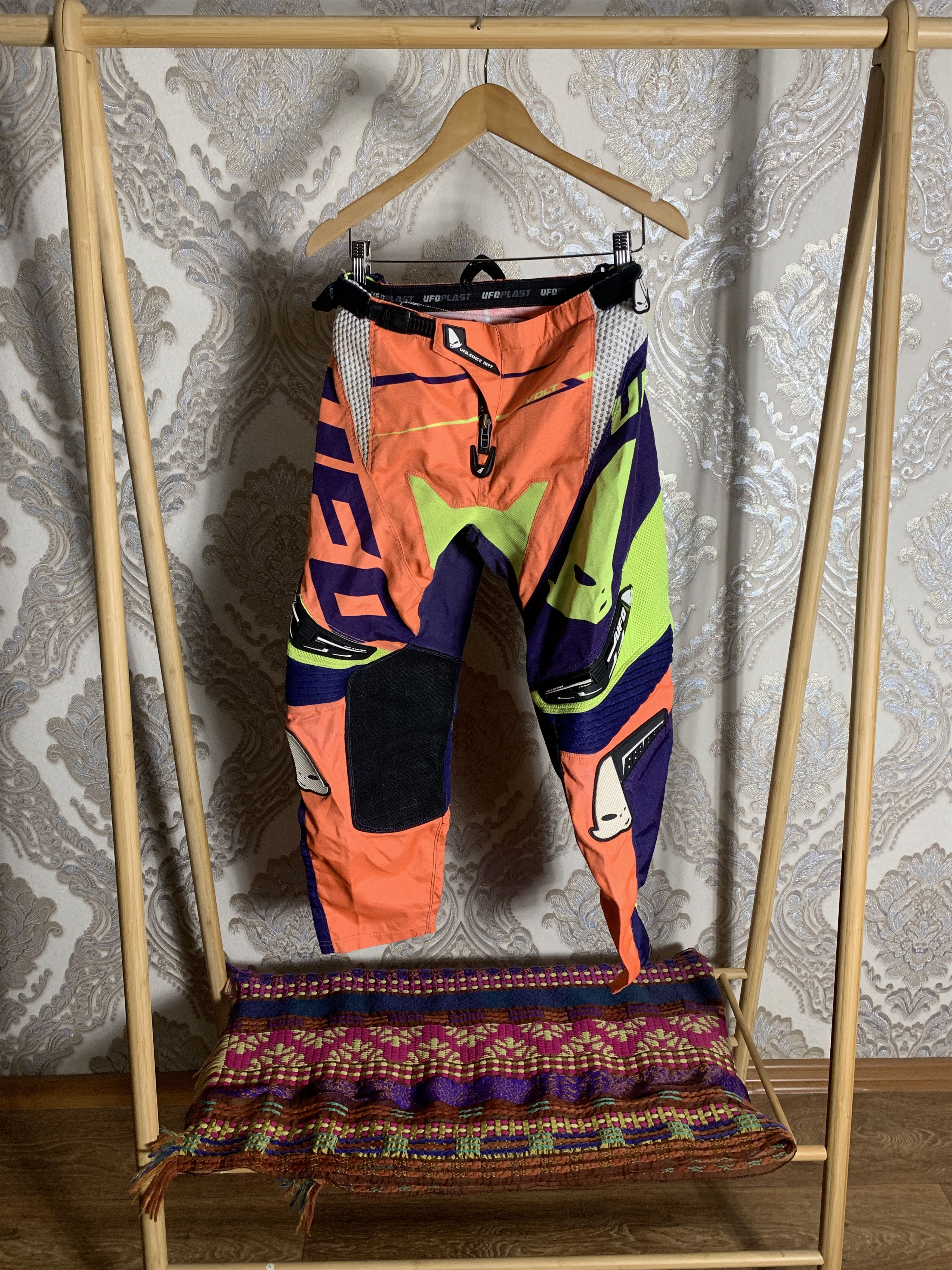 NASCAR VINTAGE UFO PLAST MOTORCYCLE PANTS BIKE DESIGNER Y2K Size US 28 / EU 44 - 1 Thumbnail