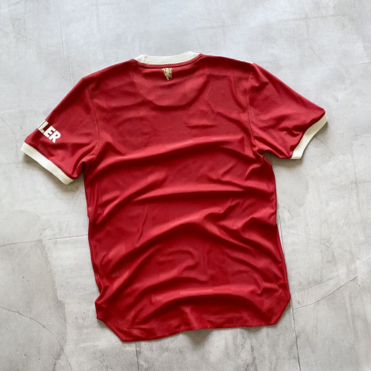 Vintage Adidas 2021/22 Manchester United Football Tee Jersey T-shirt Size US S / EU 44-46 / 1 - 3 Thumbnail