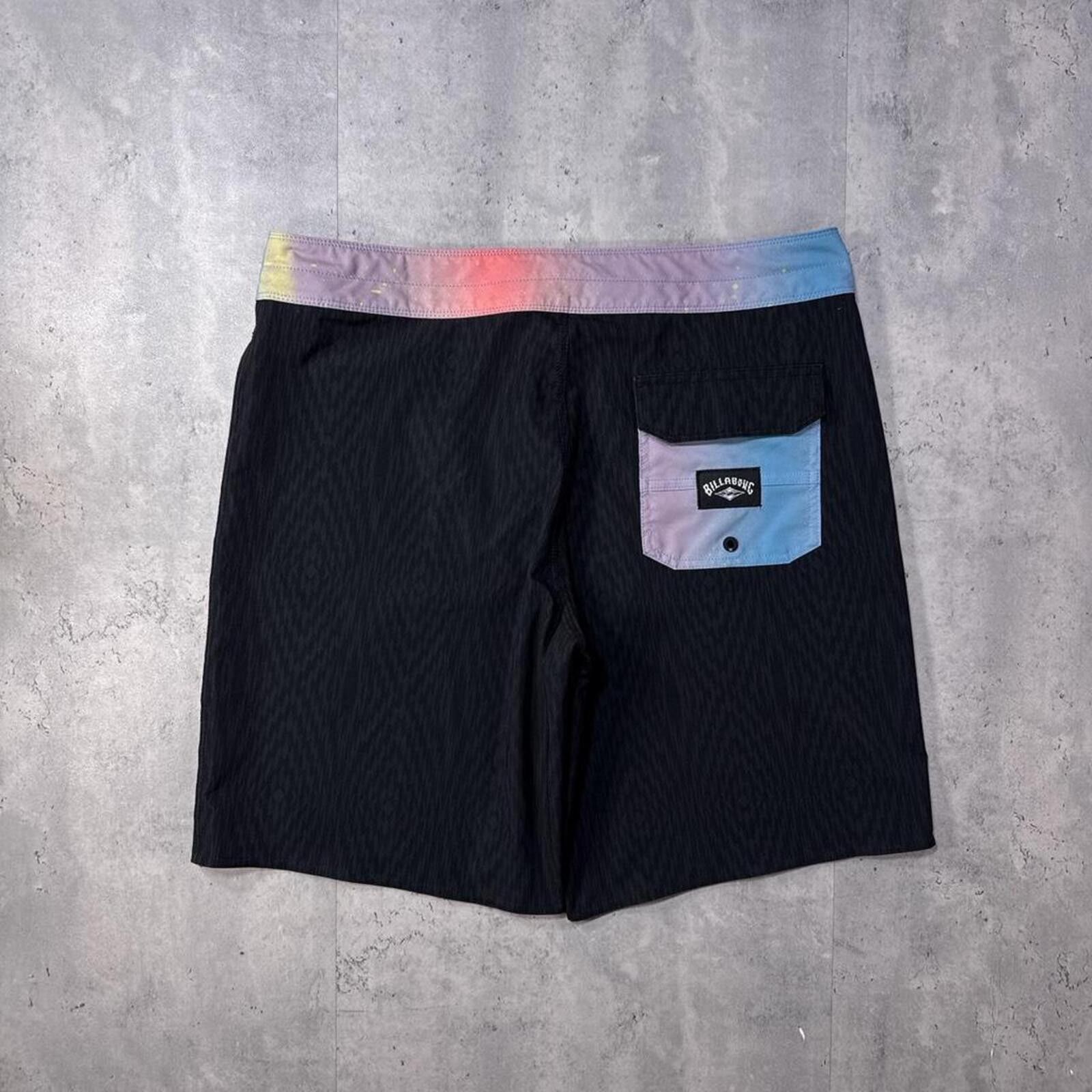 Billabong Y2K Billabong 00s Board Black Shorts Size US 33 - 2 Thumbnail