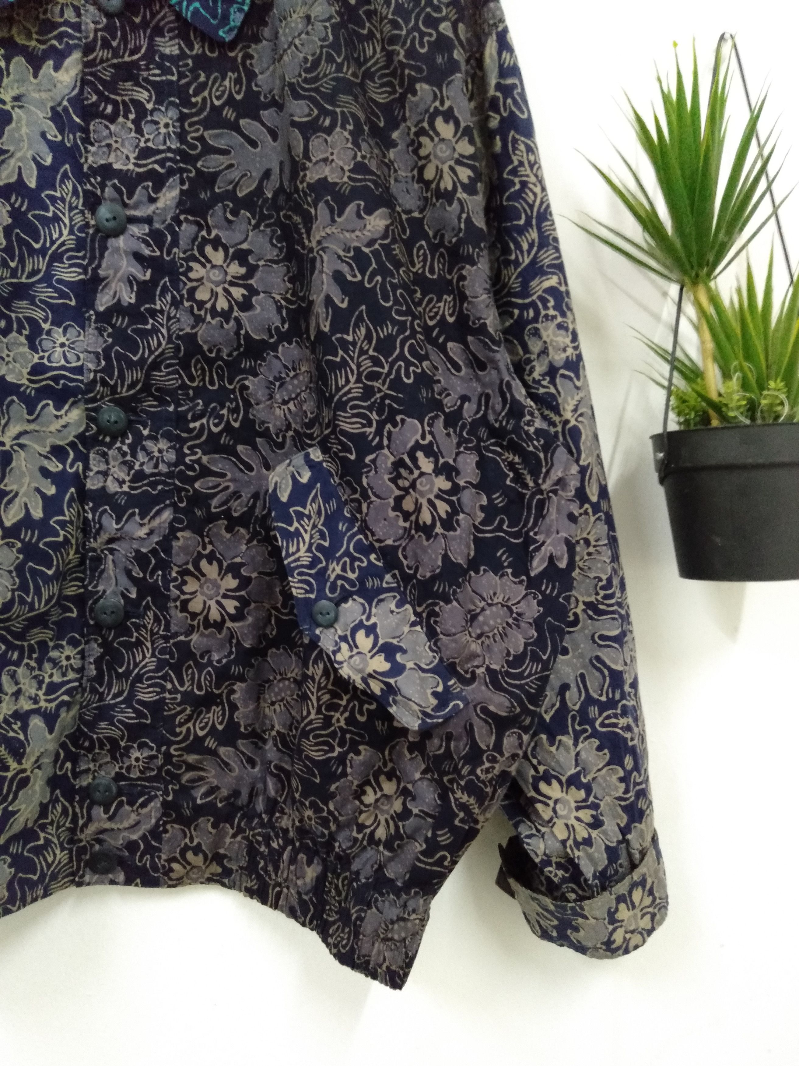 Moschino Vintage Moschino Floral Psychedelic bomber Jacket rare Size US XL / EU 56 / 4 - 3 Thumbnail