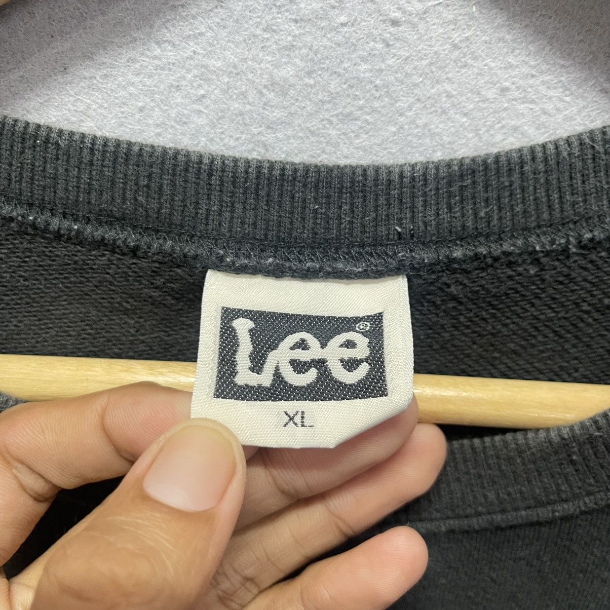 Lee Vintage Lee Crewneck Sweatshirt – Black (XL) Size US XL / EU 56 / 4 - 8 Thumbnail