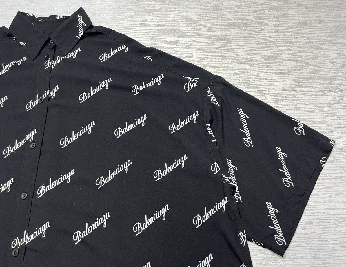 Balenciaga Balenciaga - All Over Script Logo Oversized Button Up Shirt Size XS / US 0-2 / IT 36-38 - 6 Thumbnail