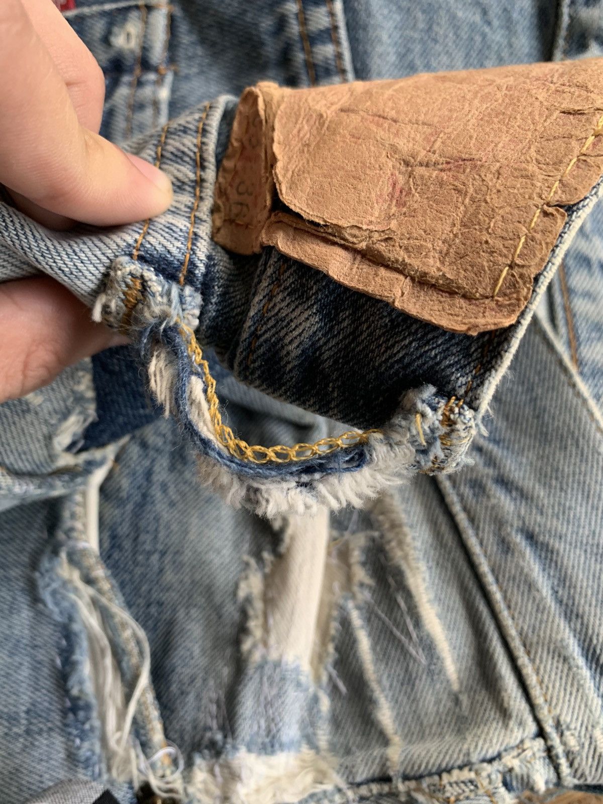 Levi's Vintage Clothing VINTAGE LEVI'S 501 BIG E #555 SELVEDGE DISTRESSED DENIM Size US 30 / EU 46 - 25 Thumbnail