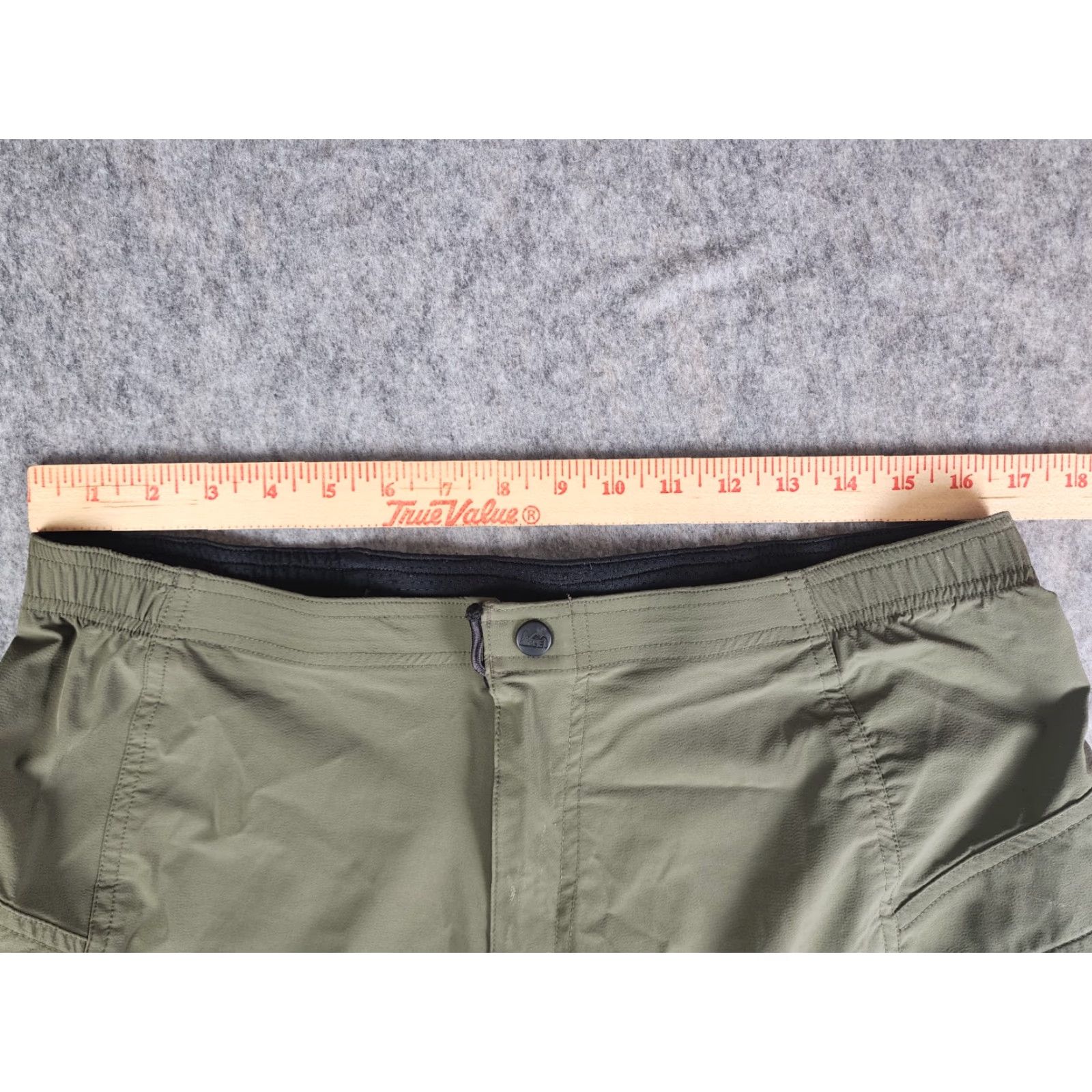 Vintage REI Chino Shorts Mens Medium Nylon Casual Golf Outdoors Hiking Lightweight Green Regular Rise Mid 10-12 in Slash Pocket Streetwear? Size US 31 - 8 Thumbnail