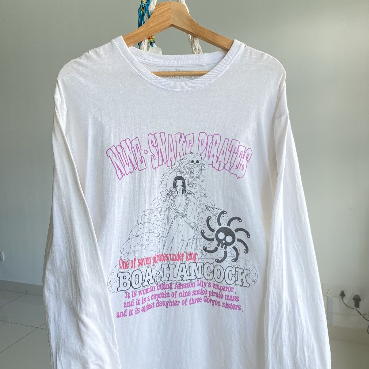 One Piece Vintage Y2K Boa Hancock Nine Snake Pirates One Piece ERD TEE Size US M / EU 48-50 / 2 - 2 Thumbnail