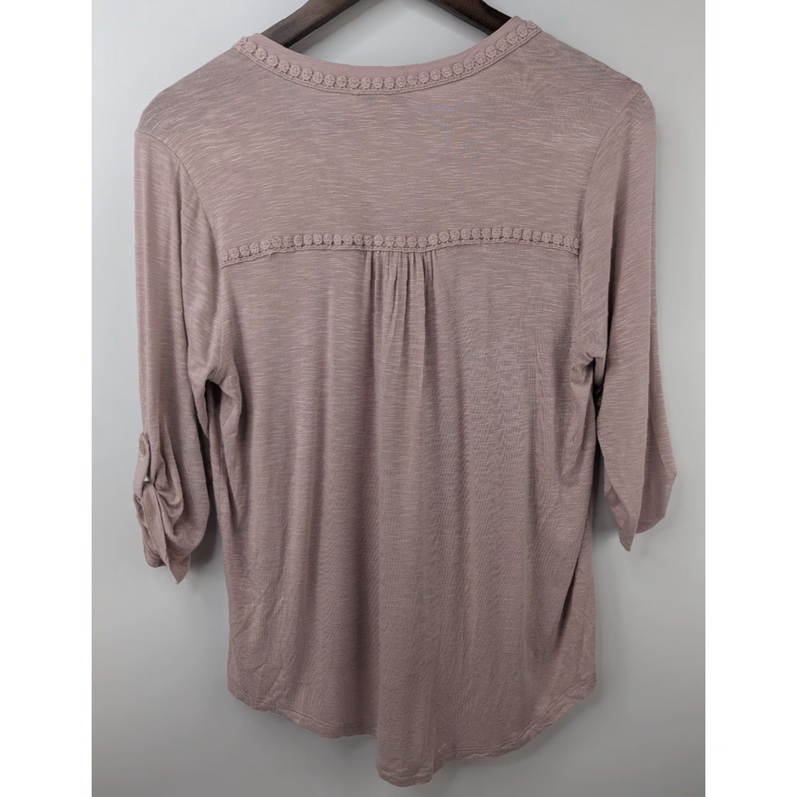 Vintage Democracy Blouse 3/4 Roll Tab Sleeve Button Front Embroidered V-Neck Pink M Womens Boho Casual Shirt Regular Fit Size M / US 6-8 / IT 42-44 - 2 Thumbnail