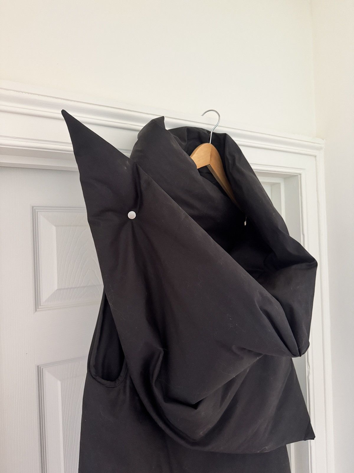 Rick Owens LAST DROP FW23 LUXOR GLEAM VEST IN BLACKHEAVY COTTON POPLIN Size US M / EU 48-50 / 2 - 8 Thumbnail