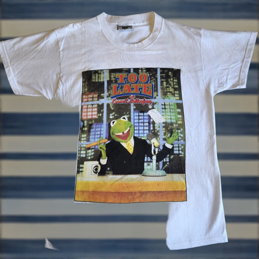 Lee VINTAGE Lee Kermit the Frog Too Late with Kermit Letterfrog White LG Graphic T-Shirt Men LG 90s Cartoon Retro Short Sleeve Crew Neck Cotton Size US L / EU 52-54 / 3 - 1 Thumbnail
