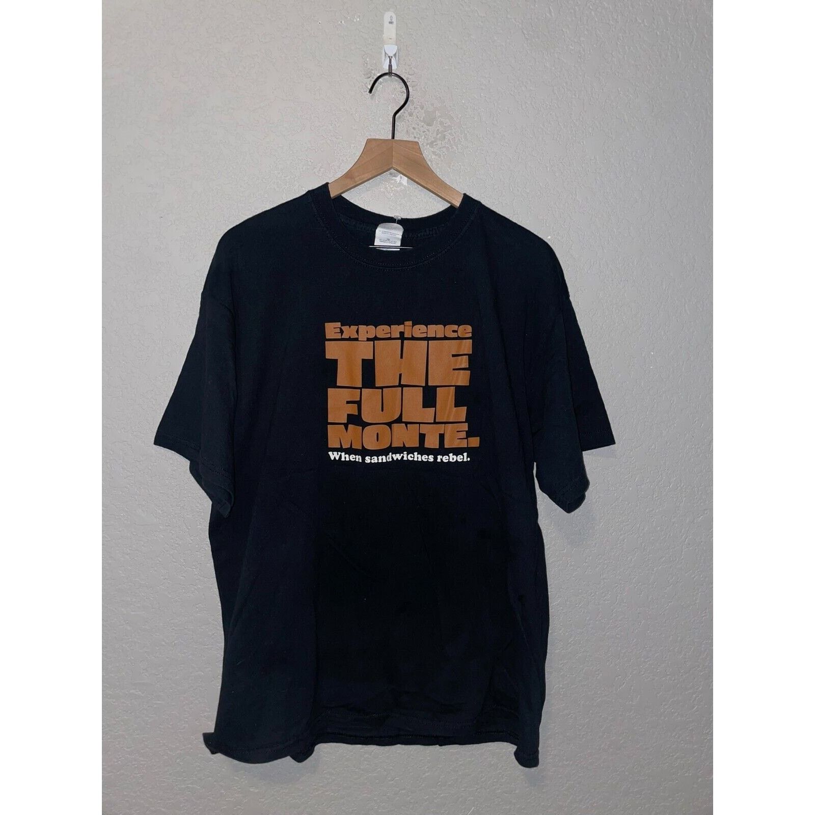Gildan Bennigans Experience Shirt The Full Monte Cristo Sandwich XL Size US XL / EU 56 / 4 - 1 Thumbnail