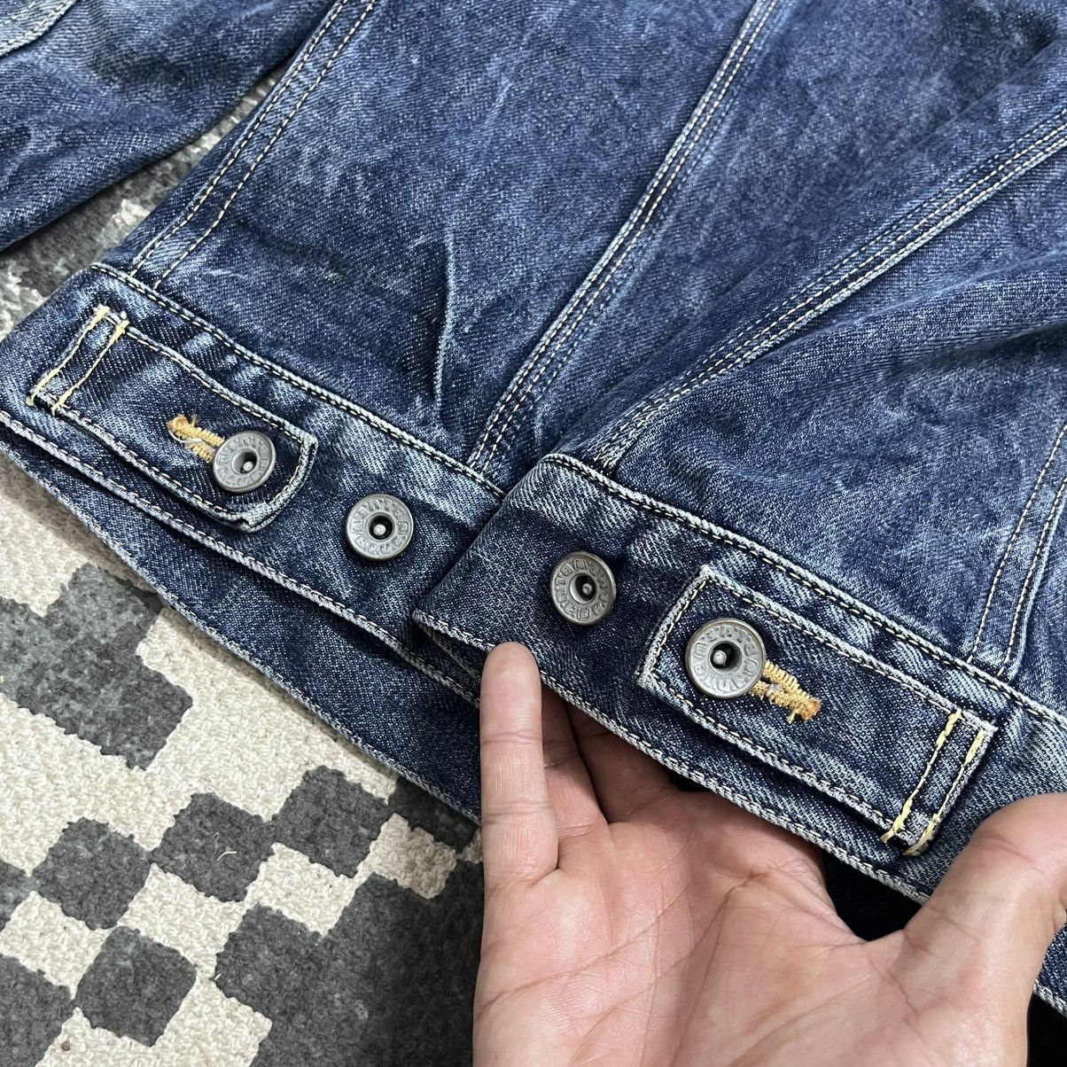 Blue Blue Japan Authentic Blue Blue Japan Distressed Denim Jacket Size US XS / EU 42 / 0 - 7 Thumbnail