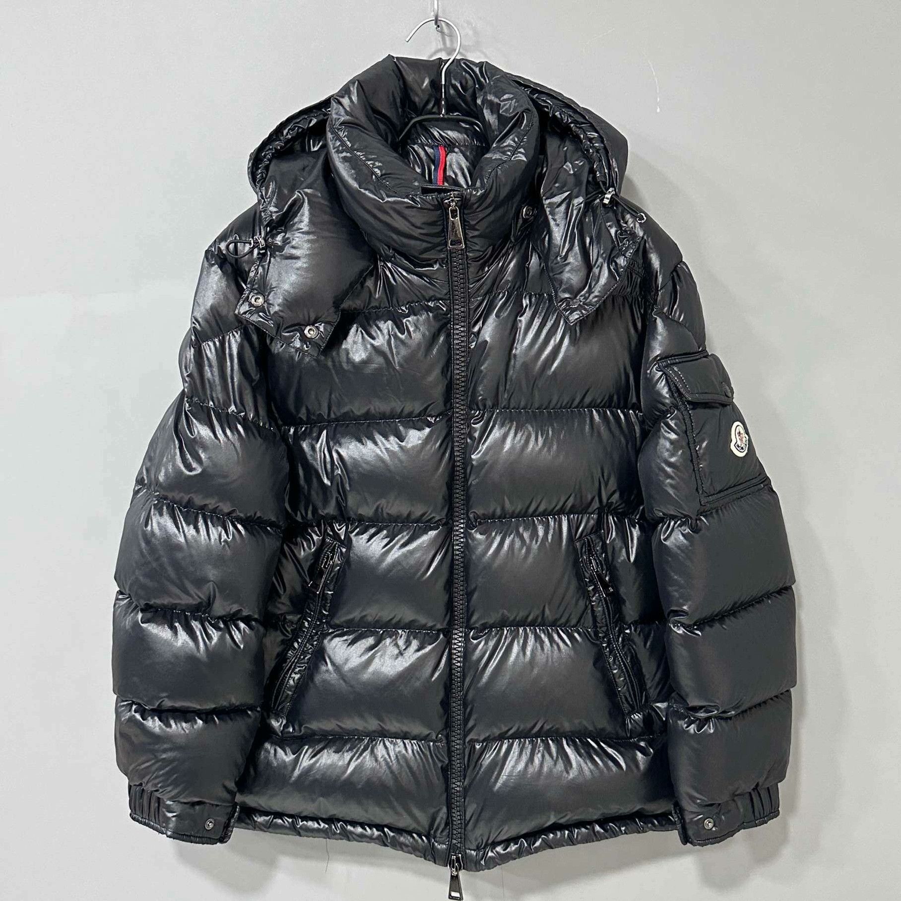 Moncler Moncler Down Black Down Jacket M Women Size M / US 6-8 / IT 42-44 - 1 Thumbnail