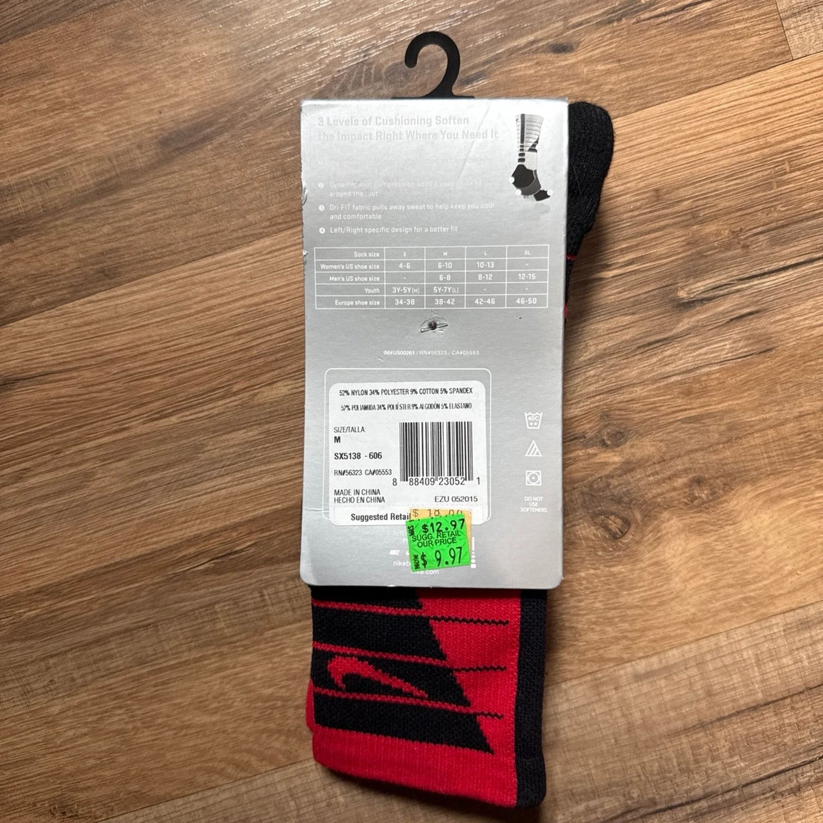 Nike 2015 Nike Hyper Elite Cushioned Basketball Crew Socks Size ONE SIZE - 3 Thumbnail