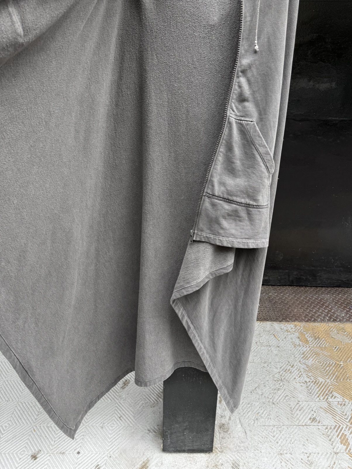 Raf Simons Raf Simons AW04 Waves Cape Size US M / EU 48-50 / 2 - 5 Thumbnail