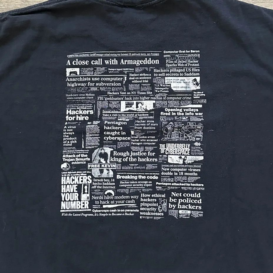 Fruit Of The Loom Vintage 2600 The Hacker Quarterly Blue Box T-Shirt Size XL Size US XL / EU 56 / 4 - 5 Thumbnail