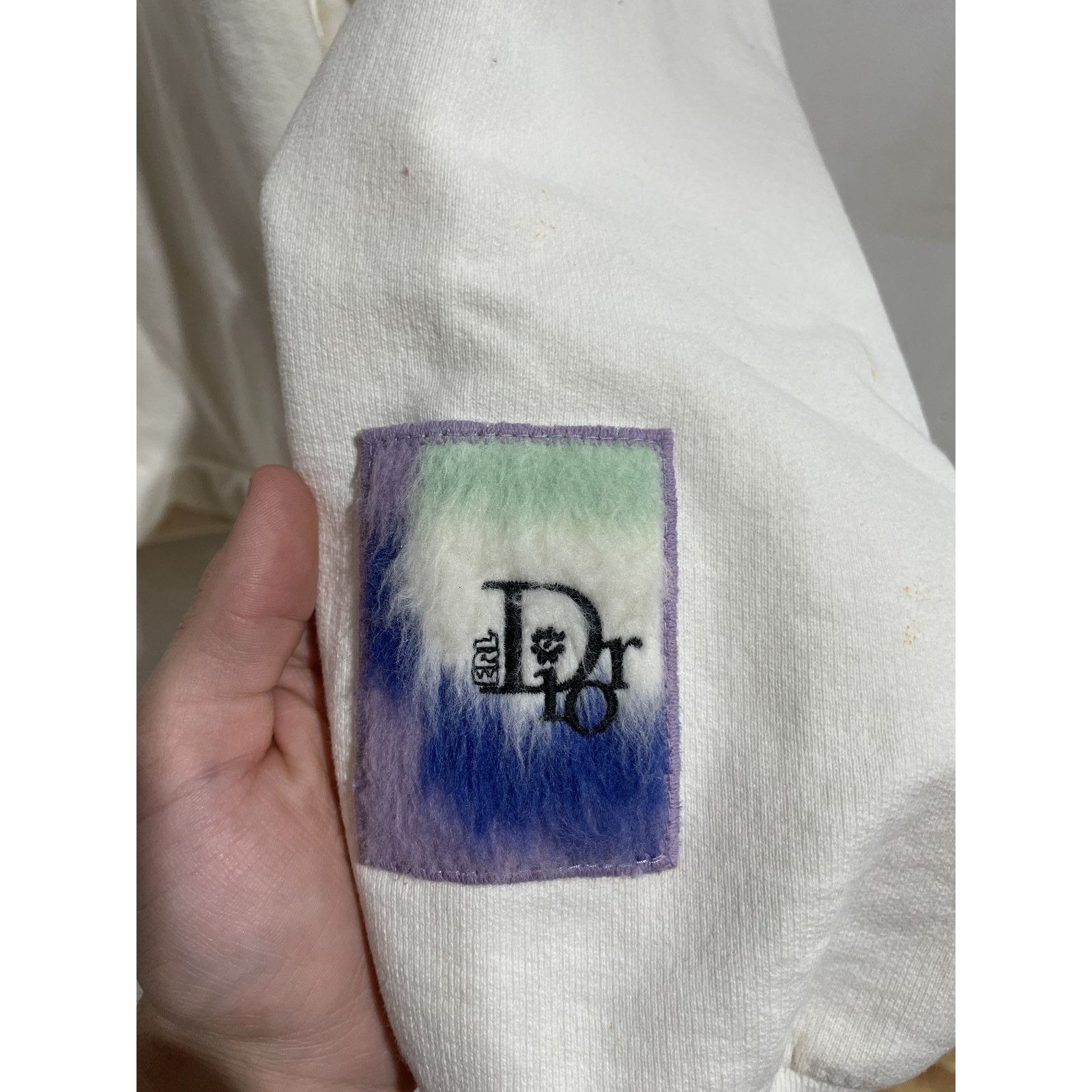 Dior DIOR WHITE ERL PATCH CREWNECK SIZE XXL PREOWNED Size US XXL / EU 58 / 5 - 3 Thumbnail