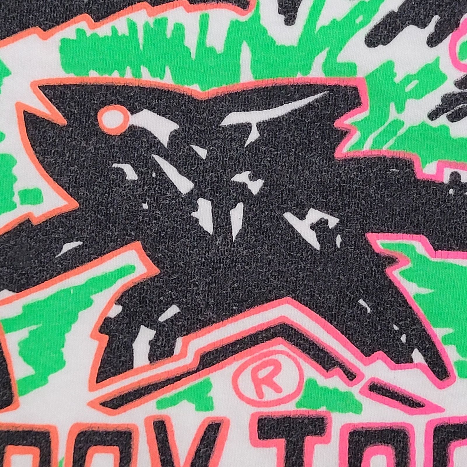 Vintage VTG 90s Topy-Top Shark Surf Shirt XS/S White Neon Pink Green Size US S / EU 44-46 / 1 - 3 Thumbnail