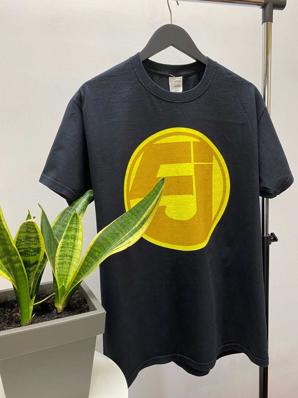 Band Tees × Rap Tees × Vintage Jurassic 5 Late 2014 Box Logo Band Rap T Shirt Size US L / EU 52-54 / 3 - 4 Thumbnail