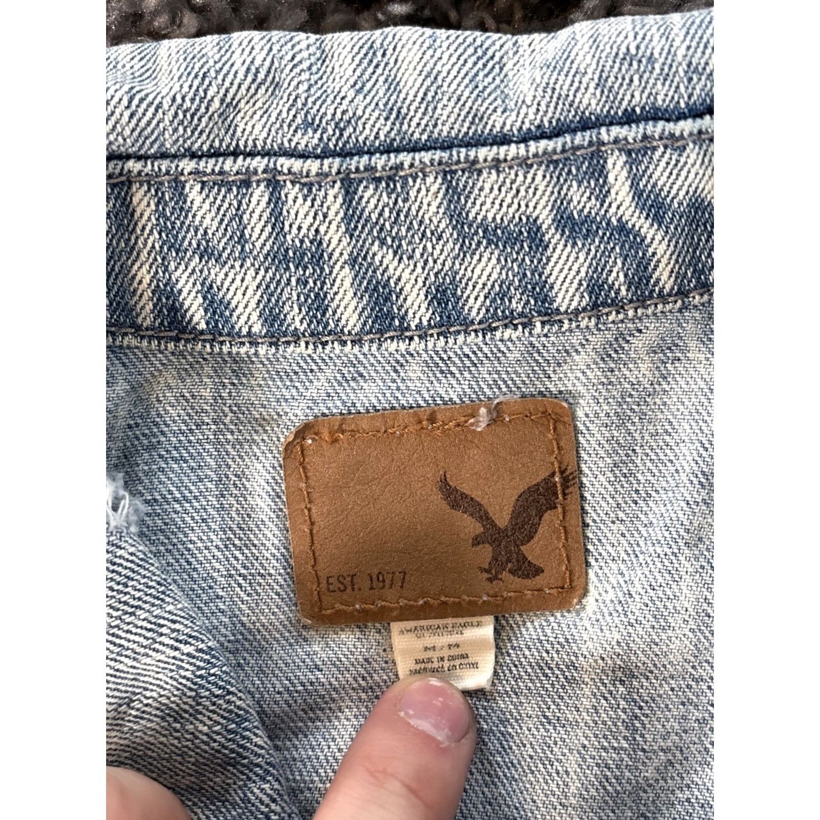 Vintage Vintage American Eagle Denim Jacket Women Medium Blue Light Wash Distressed Y2K - Pre-Owned Size M / US 6-8 / IT 42-44 - 4 Thumbnail