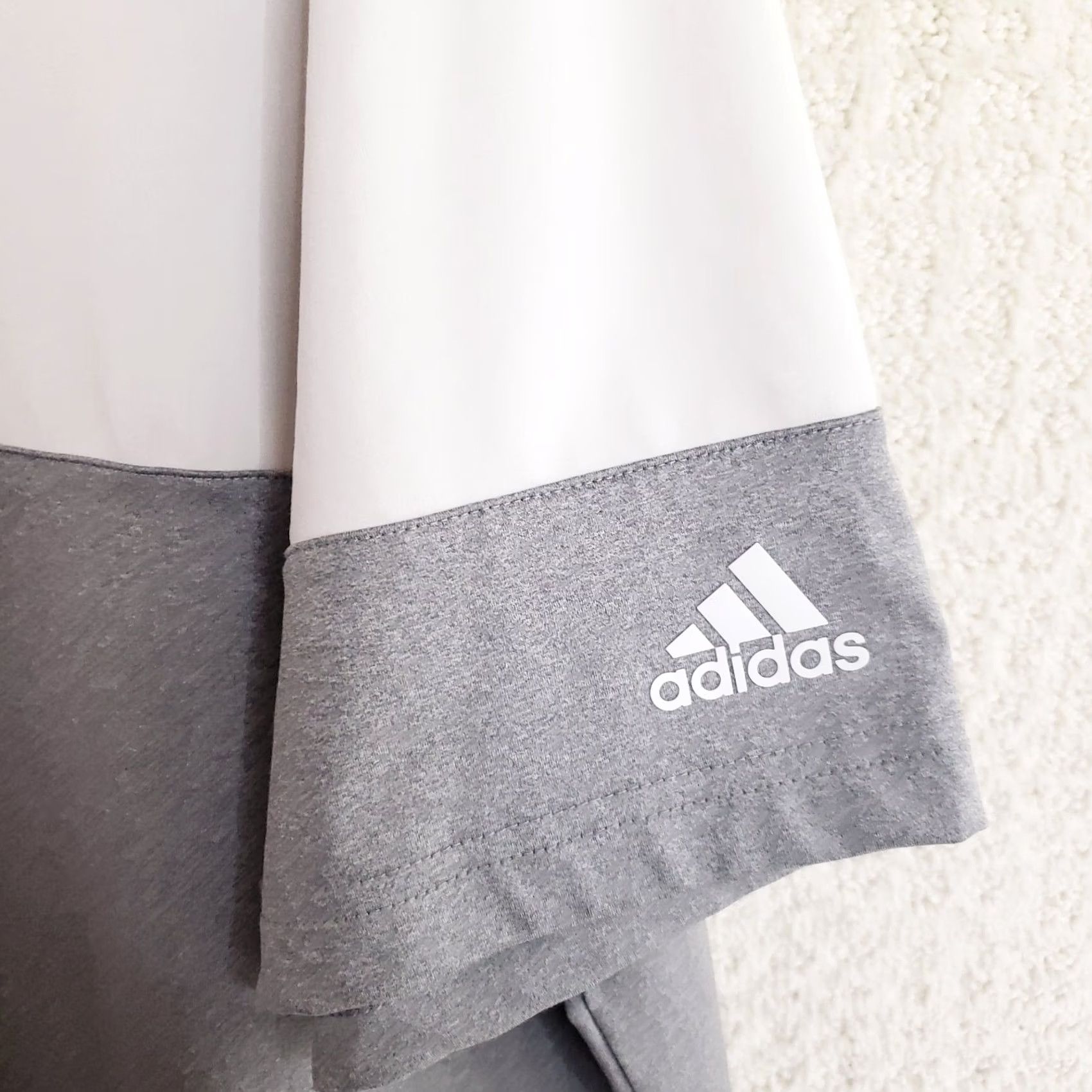 Adidas Adidas Shirt Men's XL White Gray Colorblock Polo Lightweight Golf Casual Shirt XL Men White Gray Size US XL / EU 56 / 4 - 5 Thumbnail